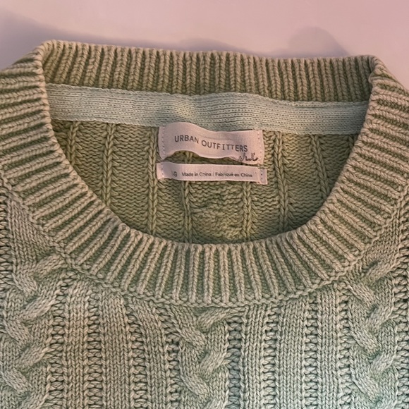 Urban Outfitters Cropped Sweater - Picture 2 of 2